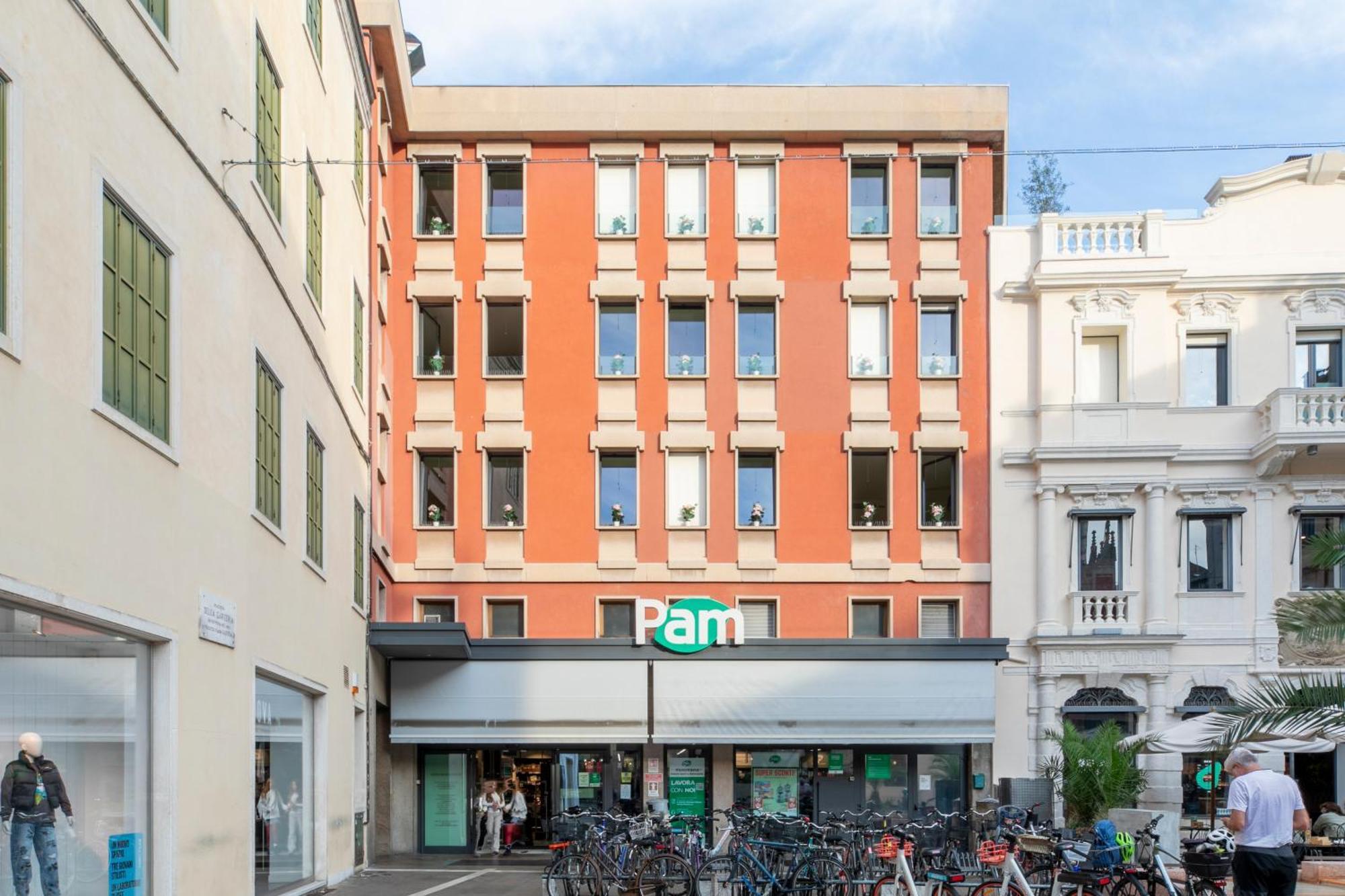 Erik Langer Pedrocchi Suites Padova Exterior photo