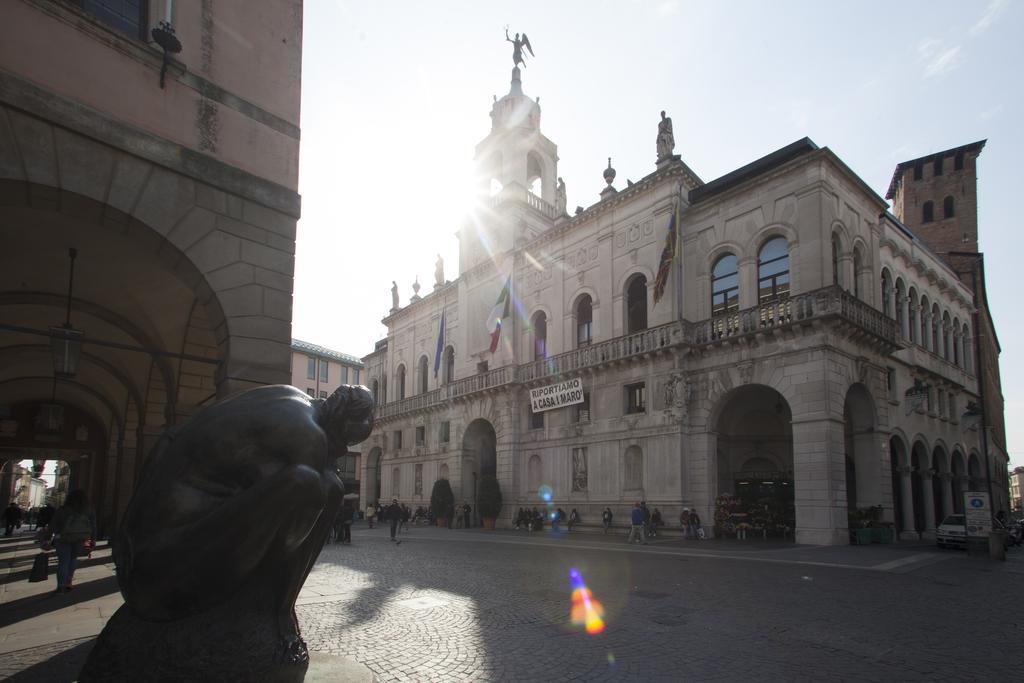 Erik Langer Pedrocchi Suites Padova Exterior photo